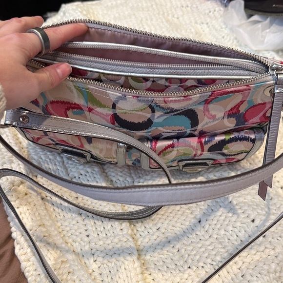 RARE Coach Poppy SET with Bag & Tablet Sleeve/Accessory Pouch - Picture 8 of 8